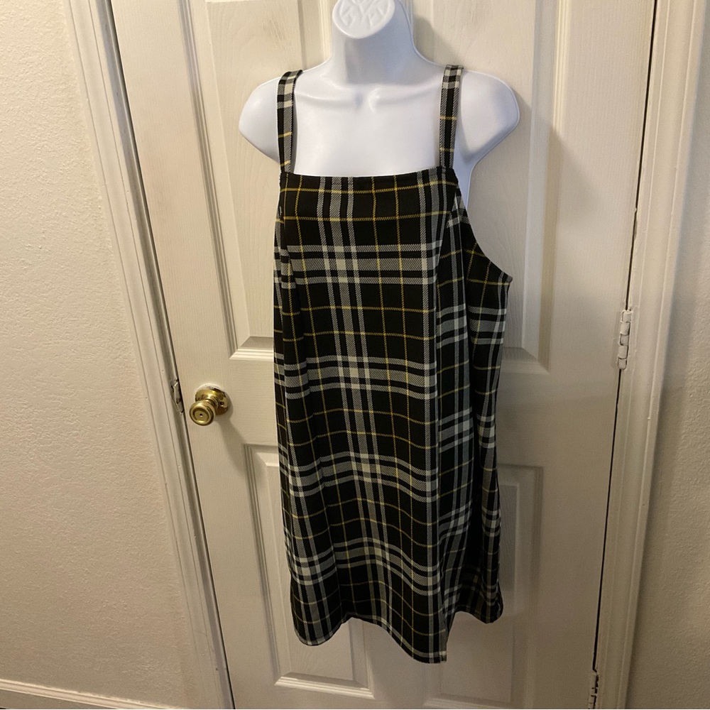 Coco and Shay Plus Size 2XL Dress